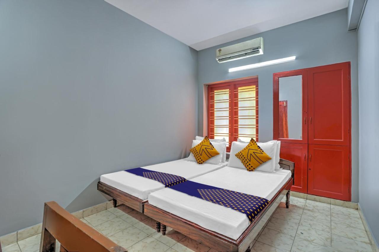 Spot On Kkp Tourist Home Thiruvananthapuram Exterior photo